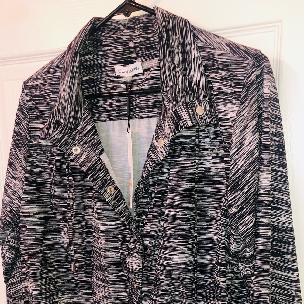 Calvin Klein active long sleeve button up - Picture 2 of 6